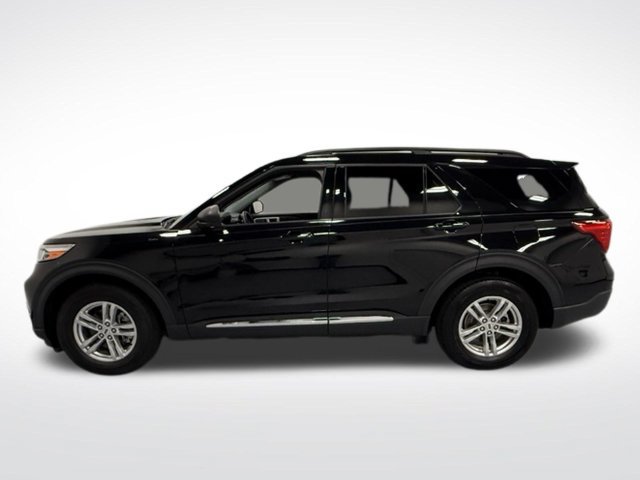 Used 2023 Ford Explorer XLT w/ Equipment Group 202A RWD image 5