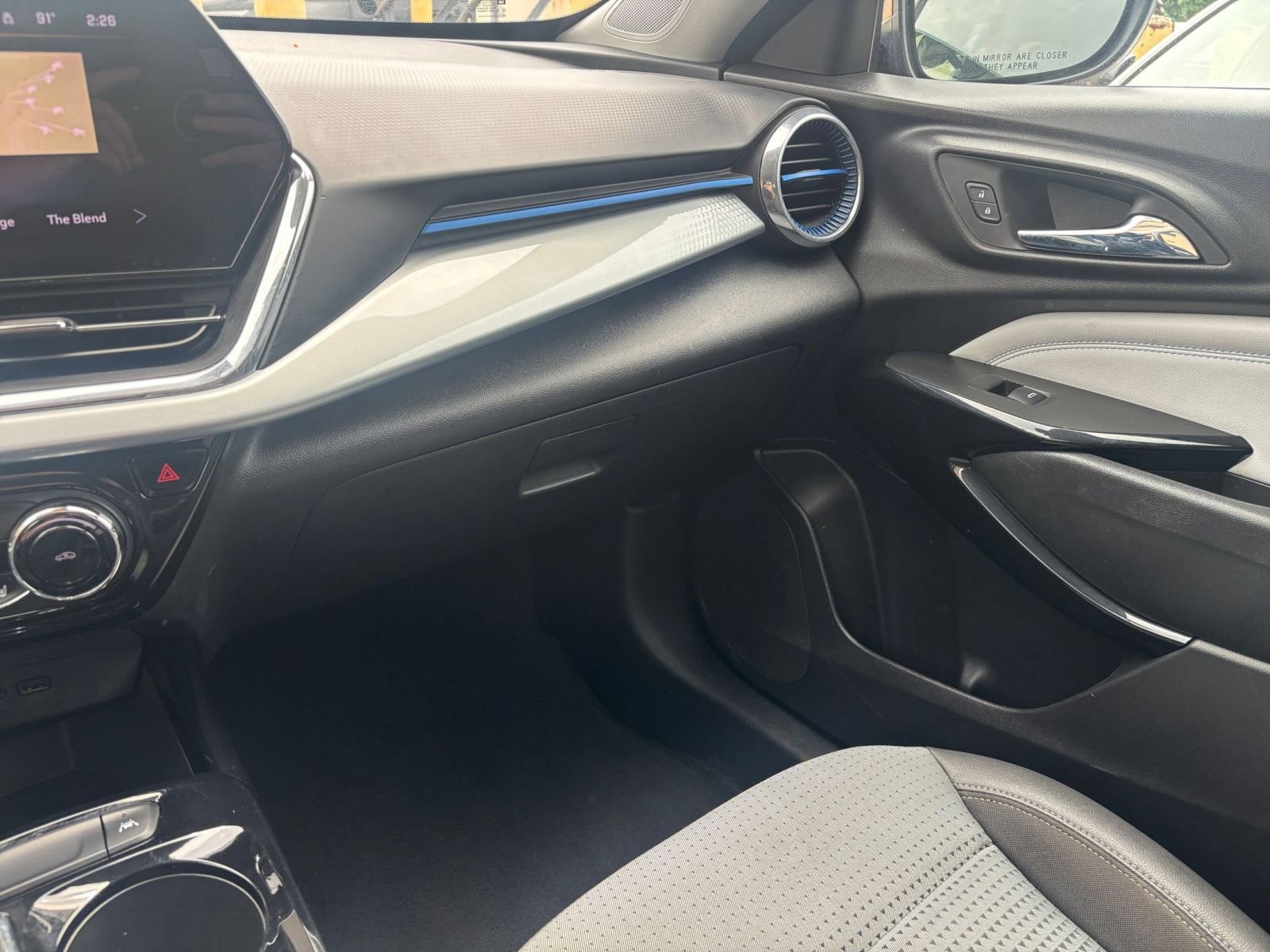 Used 2025 Chevrolet Trax LT w/ LT Convenience Package FWD image 34