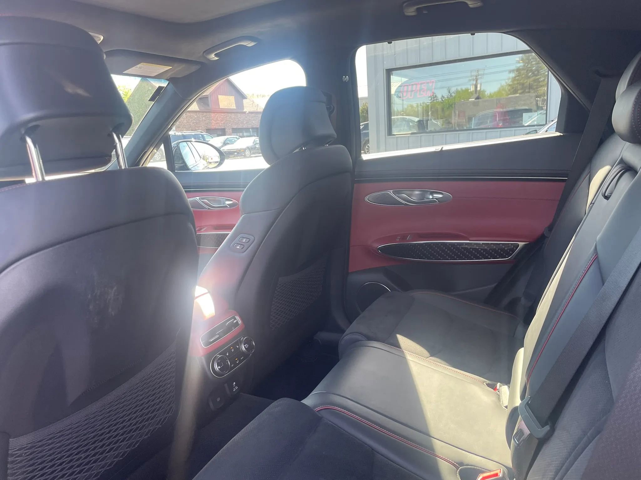 Used 2022 Genesis GV70 3.5T Sport w/ Sport Prestige Package AWD/4WD image 19