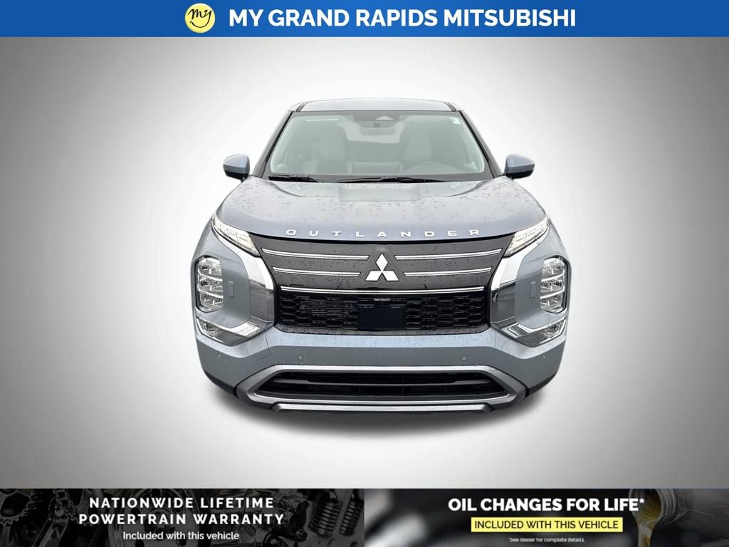 New 2026 Mitsubishi Outlander SE image 2