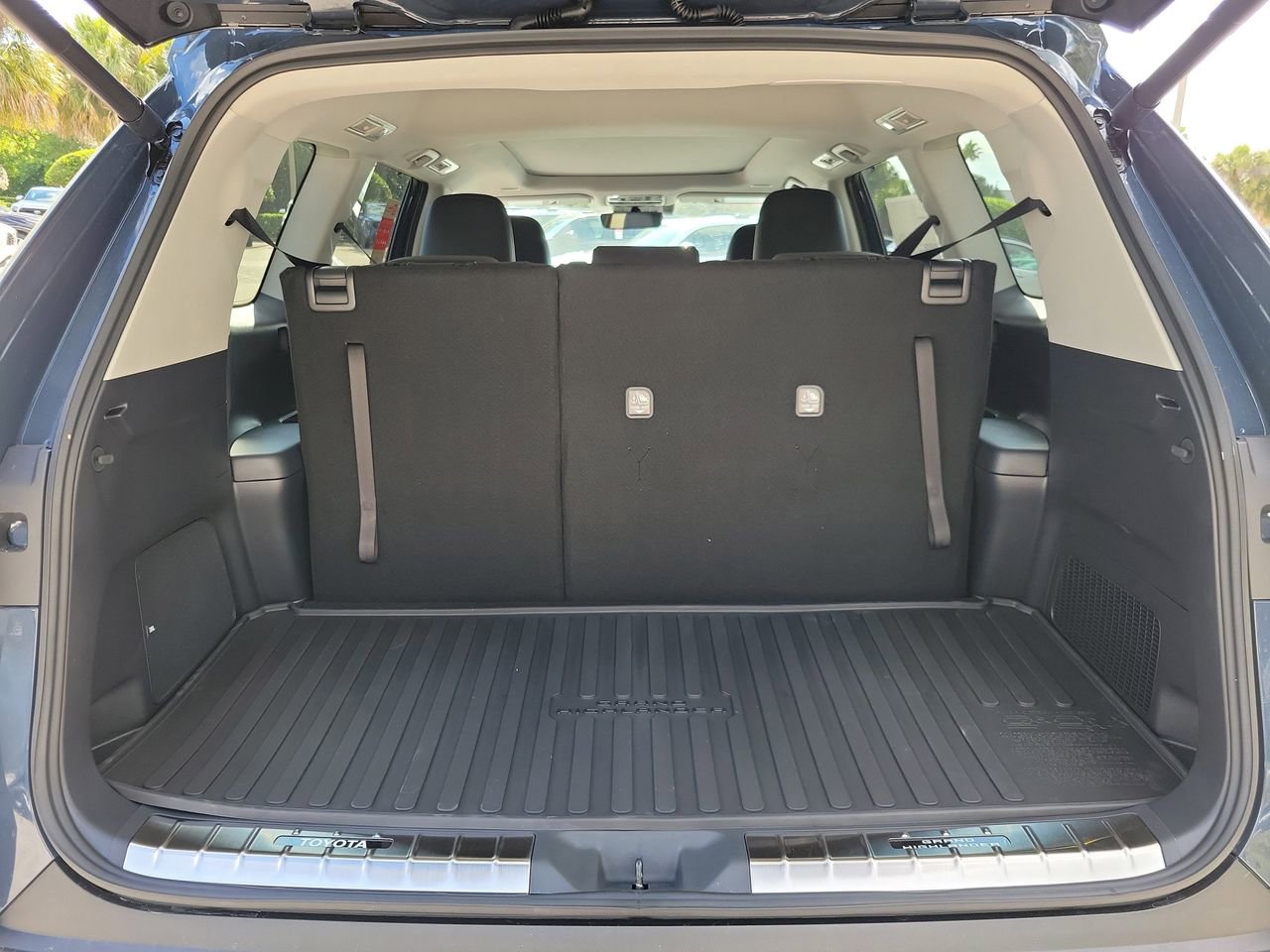 New 2026 Toyota Grand Highlander Limited FWD image 8