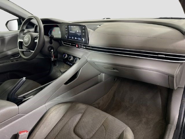 Used 2024 Hyundai Elantra SE FWD image 28