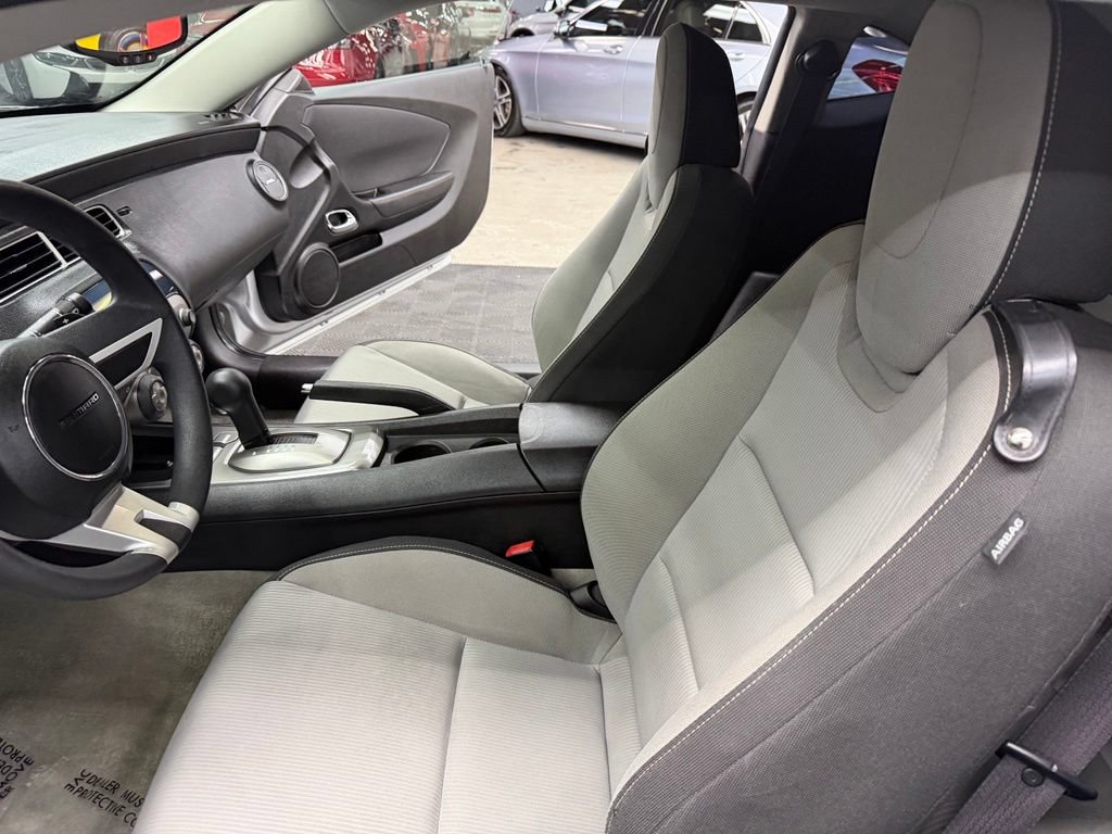Used 2011 Chevrolet Camaro LT RWD image 30