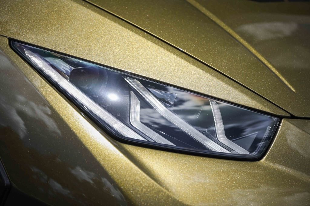 Used 2024 Lamborghini Huracan Sterrato AWD/4WD image 14