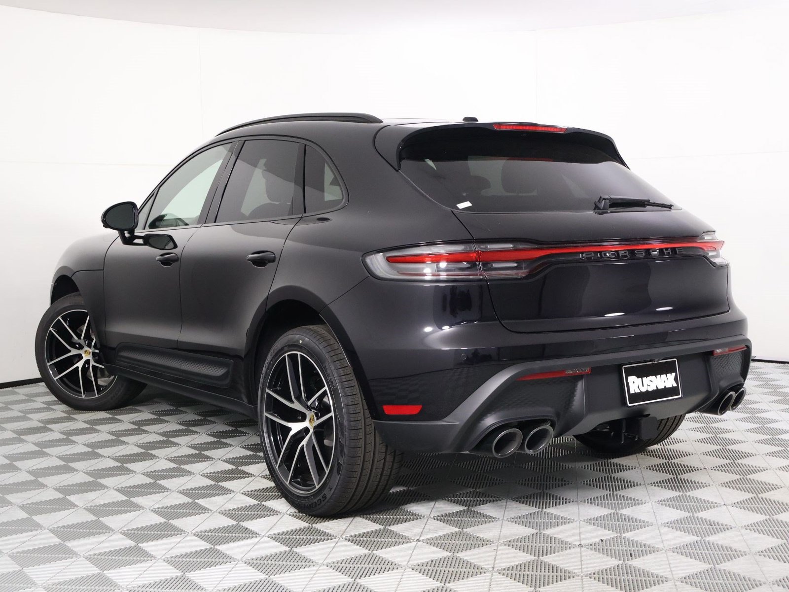 New 2026 Porsche Macan AWD/4WD image 3
