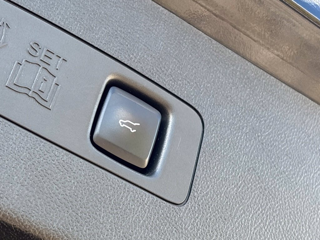 Used 2023 Lincoln Corsair AWD image 16