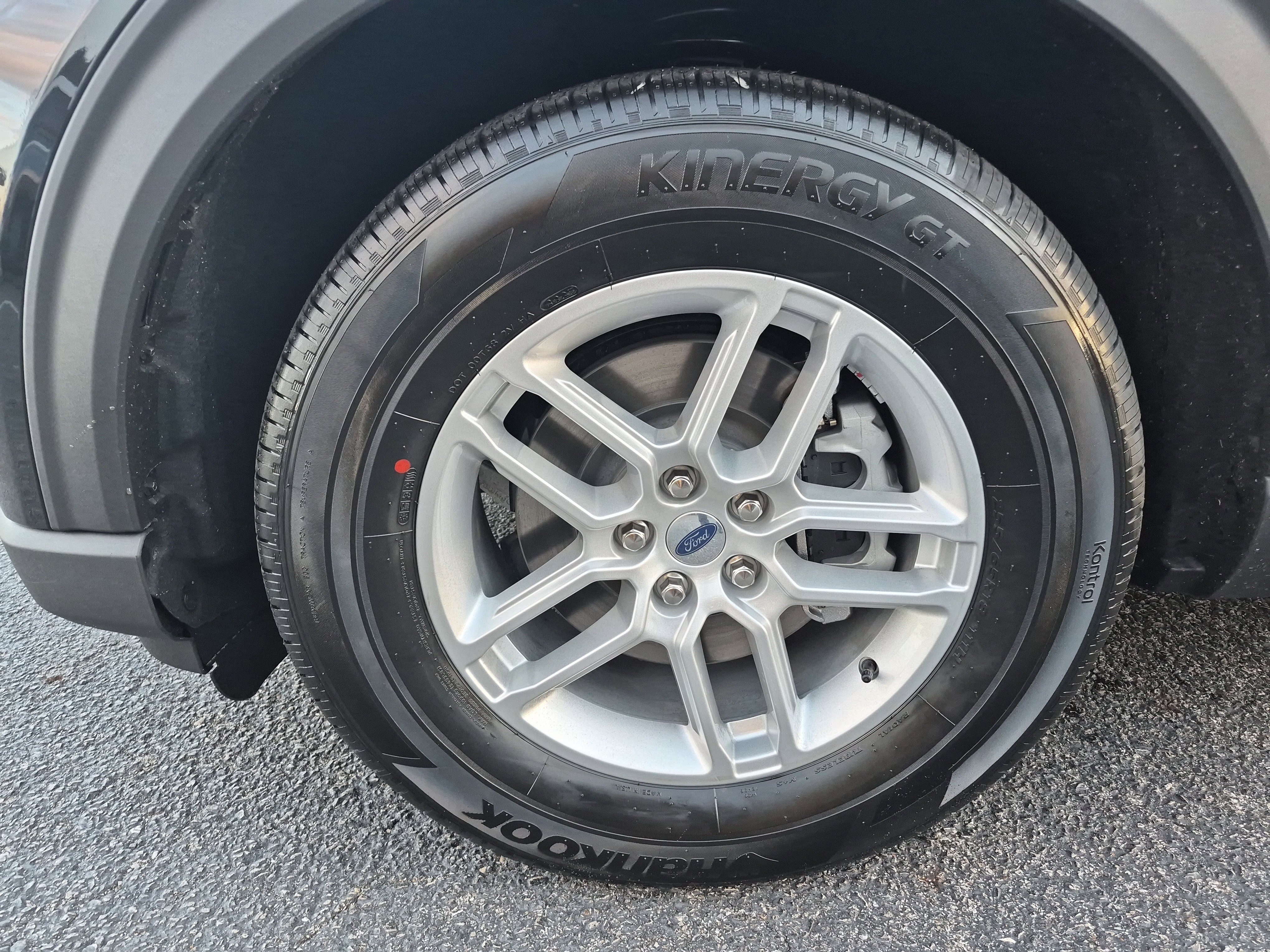 New 2026 Ford Explorer Active w/ Active Comfort Package image 7