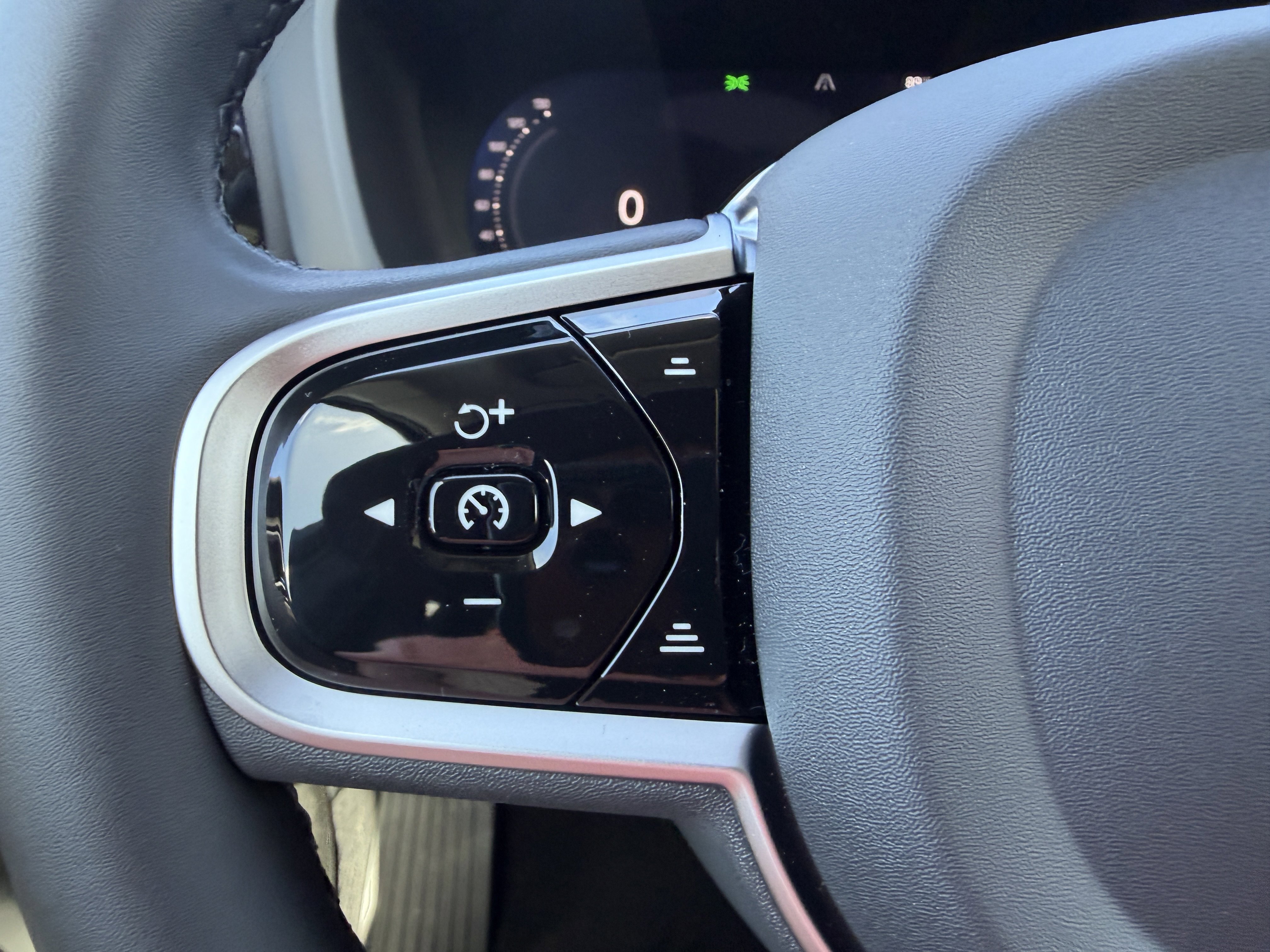 New 2026 Volvo XC60 B5 Core w/ Protection Package AWD/4WD image 28