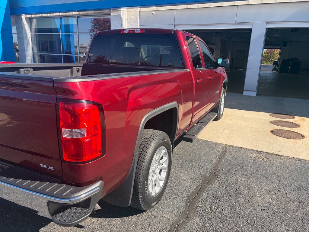 Used 2017 GMC Sierra 1500 SLE w/ SLE Value Package AWD/4WD image 9