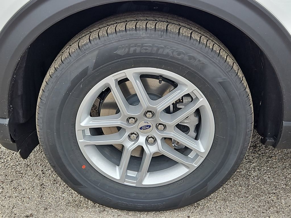 New 2026 Ford Explorer Active w/ Active Comfort Package image 17