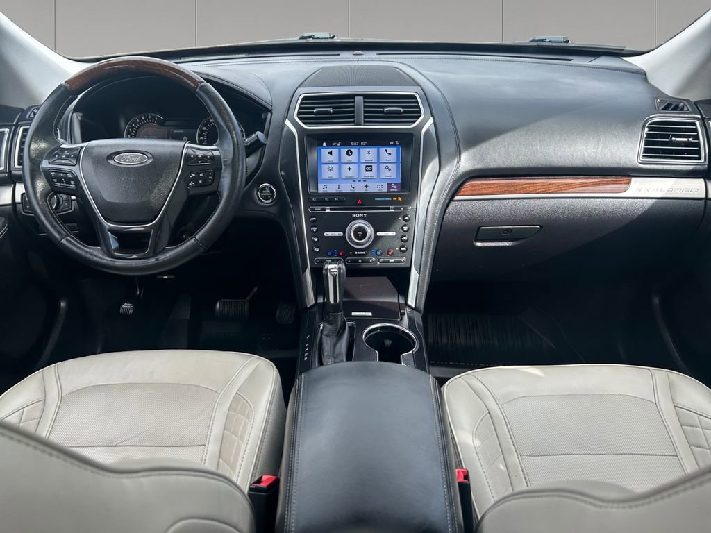 Used 2017 Ford Explorer Platinum image 12