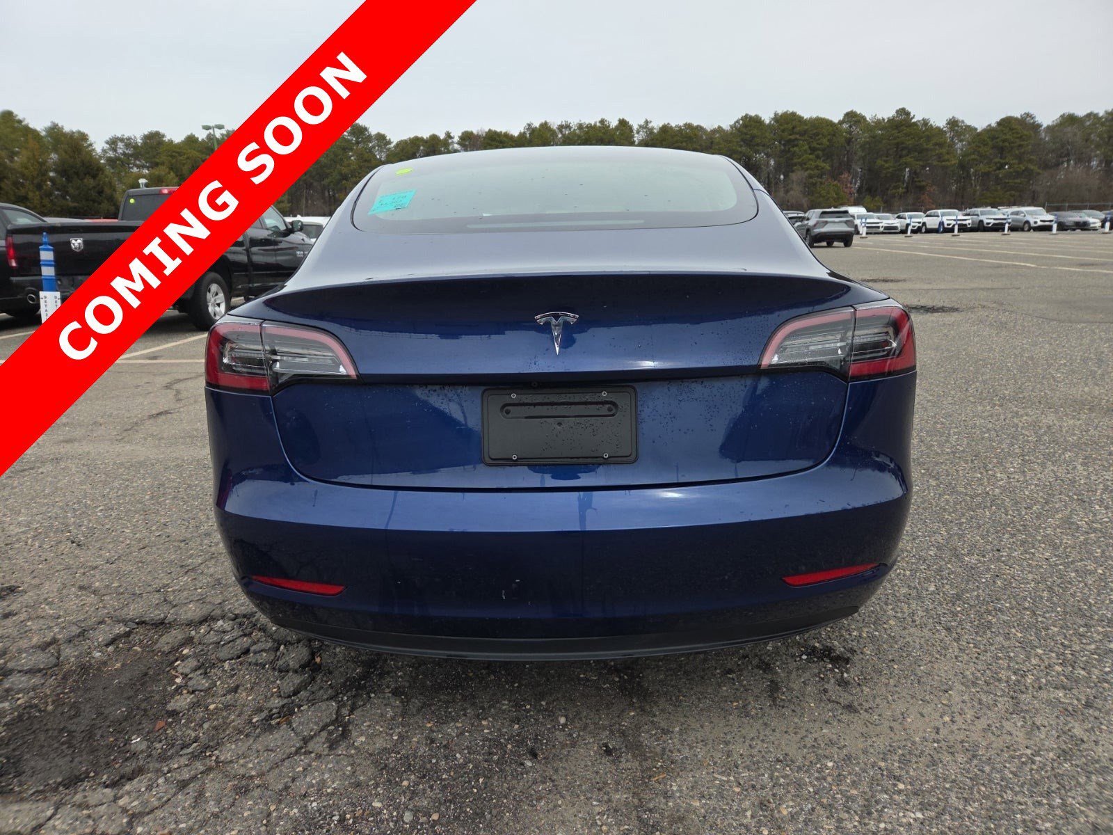 Used 2023 Tesla Model 3 Standard Range image 4