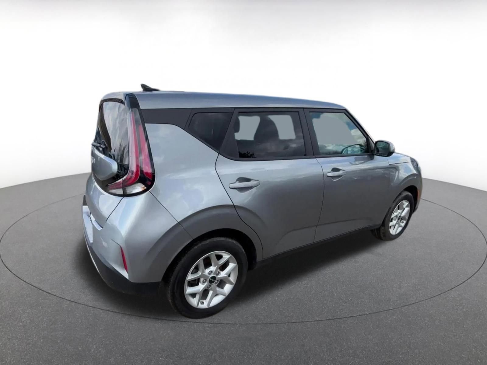 Used 2025 Kia Soul LX w/ LX Technology Package image 15
