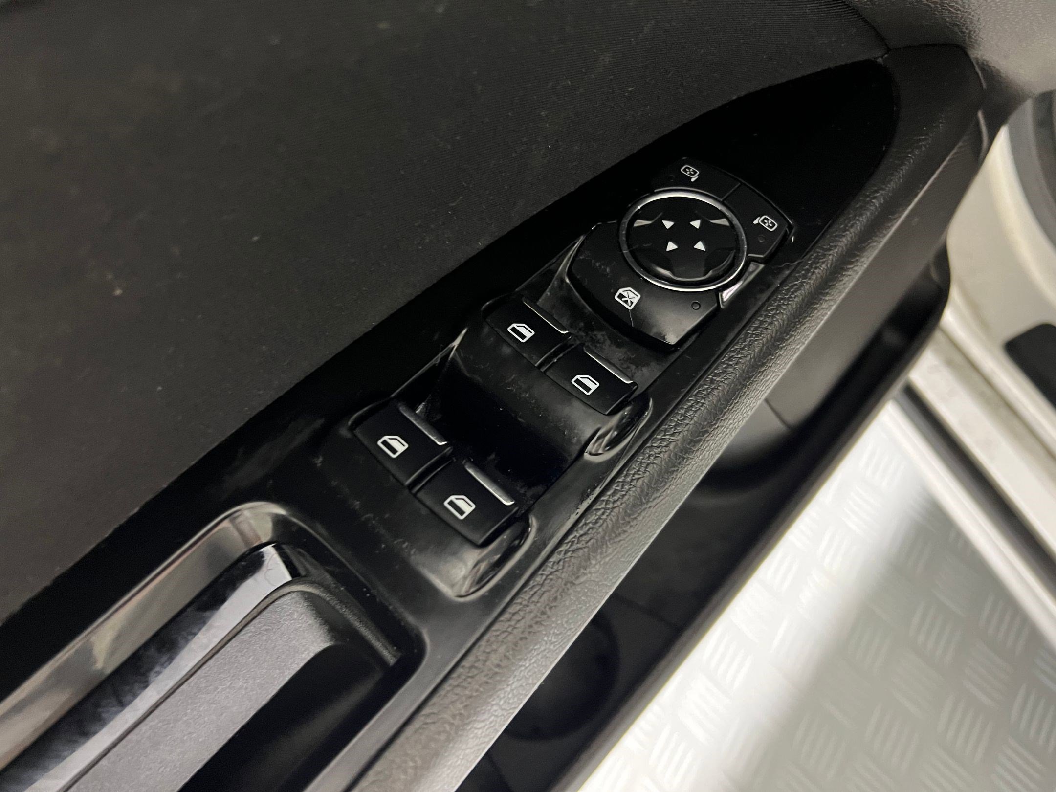 Used 2016 Ford Fusion SE image 21