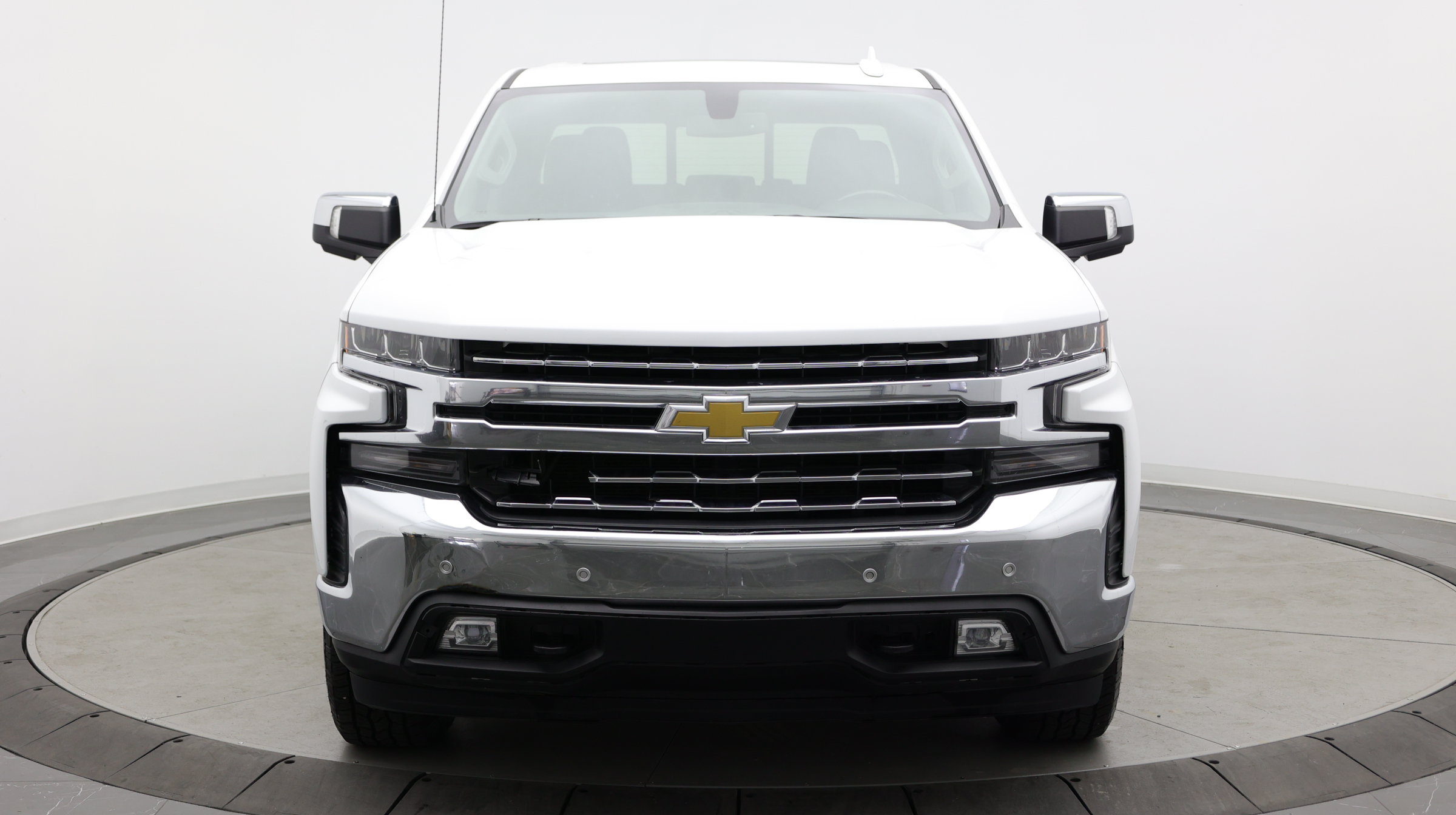 Used 2022 Chevrolet Silverado 1500 LTZ w/ LTZ Convenience Package II AWD/4WD image 2