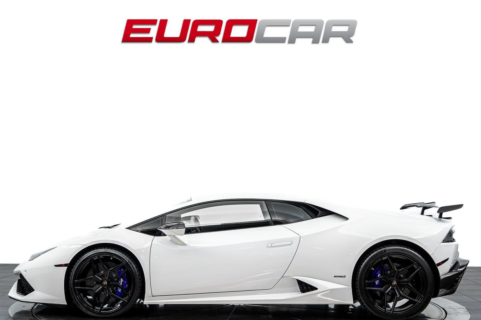 Used 2015 Lamborghini Huracan LP 610-4 AWD/4WD image 2
