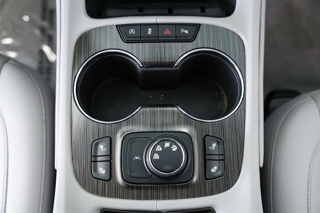 Used 2023 GMC Acadia SLT image 27