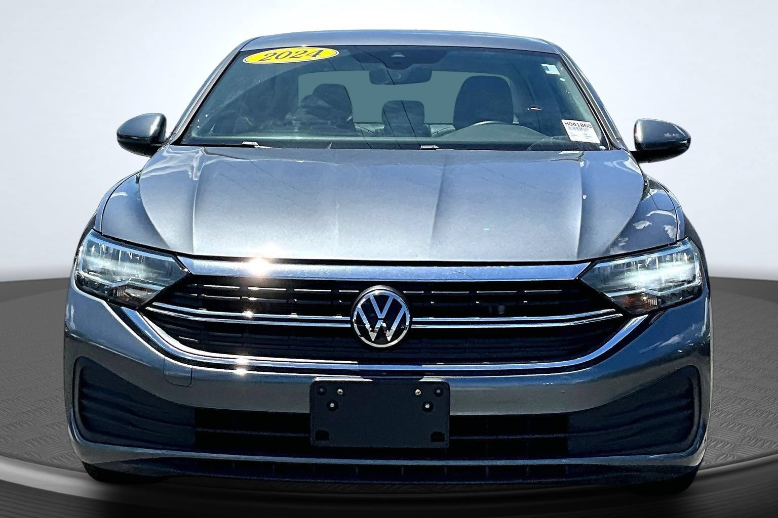 Used 2024 Volkswagen Jetta SE FWD image 1