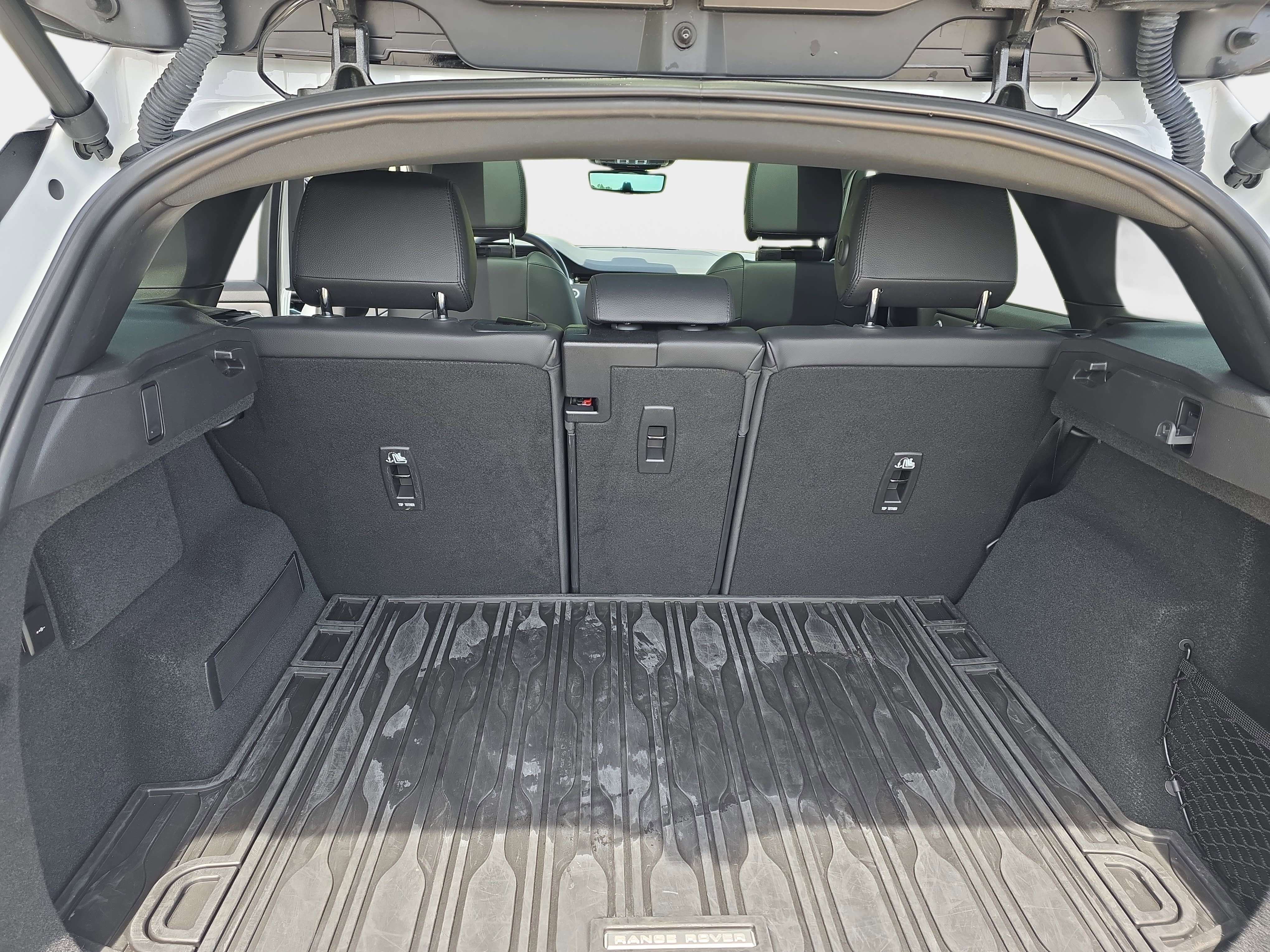 Certified 2025 Land Rover Range Rover Evoque Dynamic SE image 12