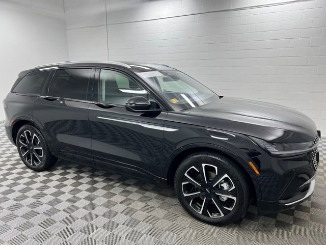 Certified 2025 Lincoln Nautilus Reserve AWD/4WD image 4