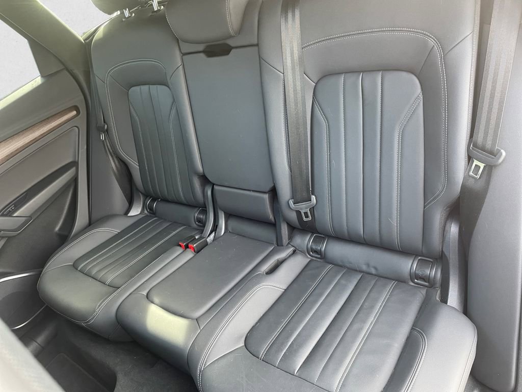 Used 2022 Audi Q5 2.0T Premium w/ Convenience Package image 13