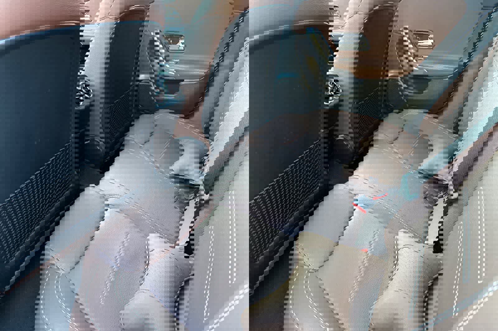 Used 2022 Mercedes-Benz CLA 250 image 4