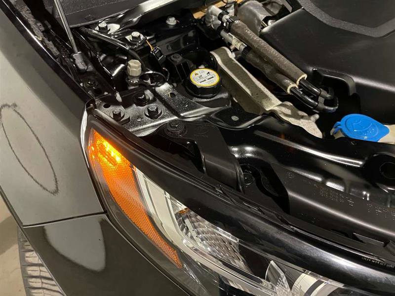 Used 2018 Land Rover Discovery Sport SE image 41