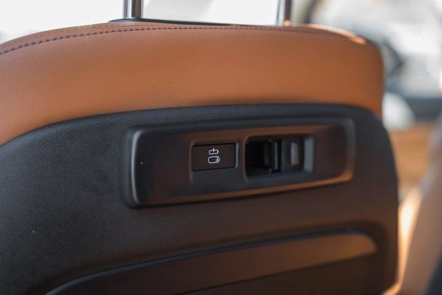 Used 2020 BMW X7 xDrive40i w/ Premium Package image 39