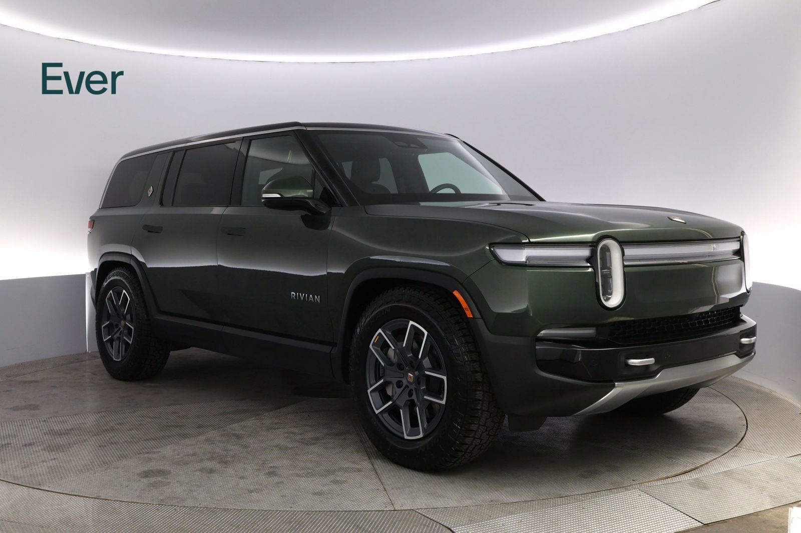 Used 2025 Rivian R1S Adventure image 13