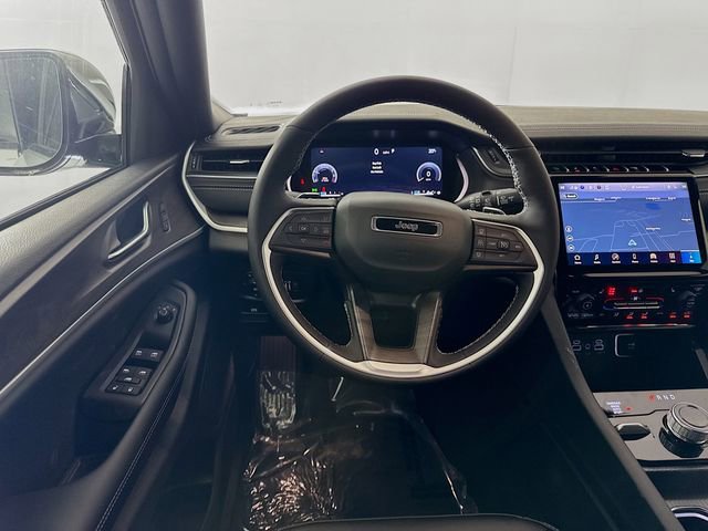 New 2025 Jeep Grand Cherokee Limited w/ Black Appearance Package image 21