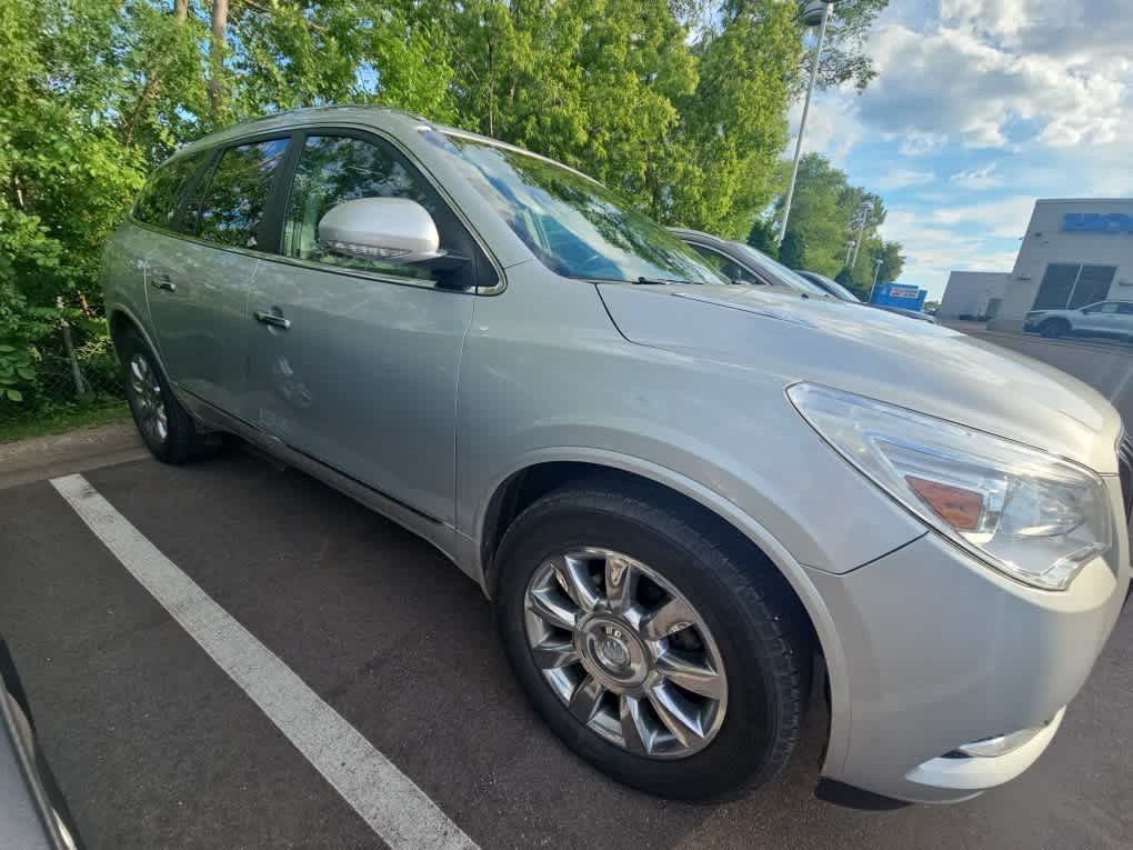 Used 2015 Buick Enclave Leather w/ Trailering Package AWD/4WD image 3