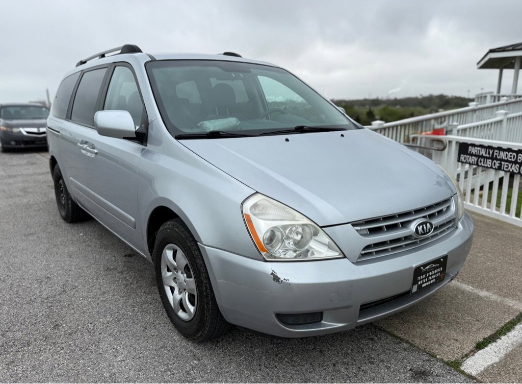 Used 2009 Kia Sedona LX image 3