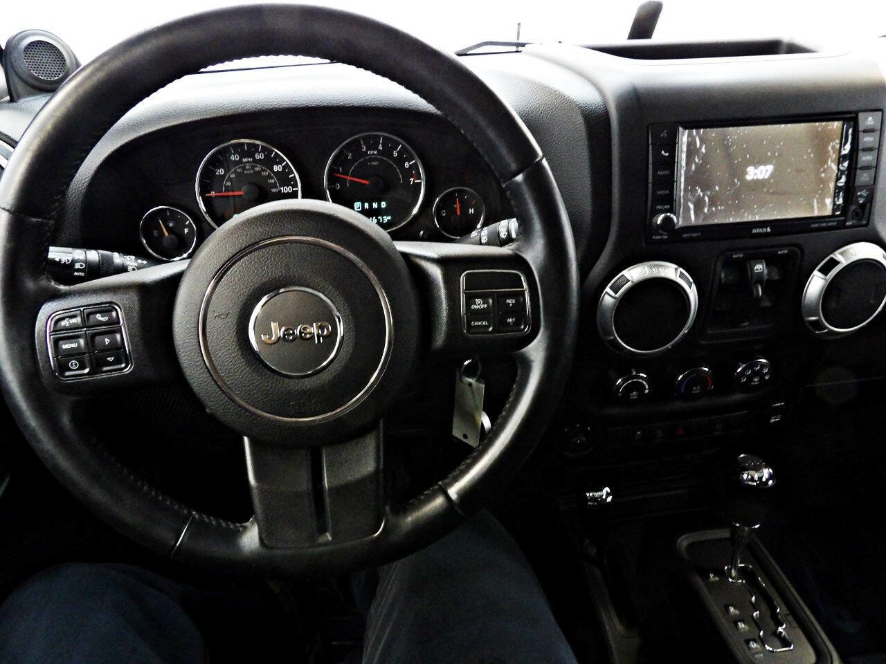 Used 2014 Jeep Wrangler Unlimited Sahara w/ Connectivity Group image 16