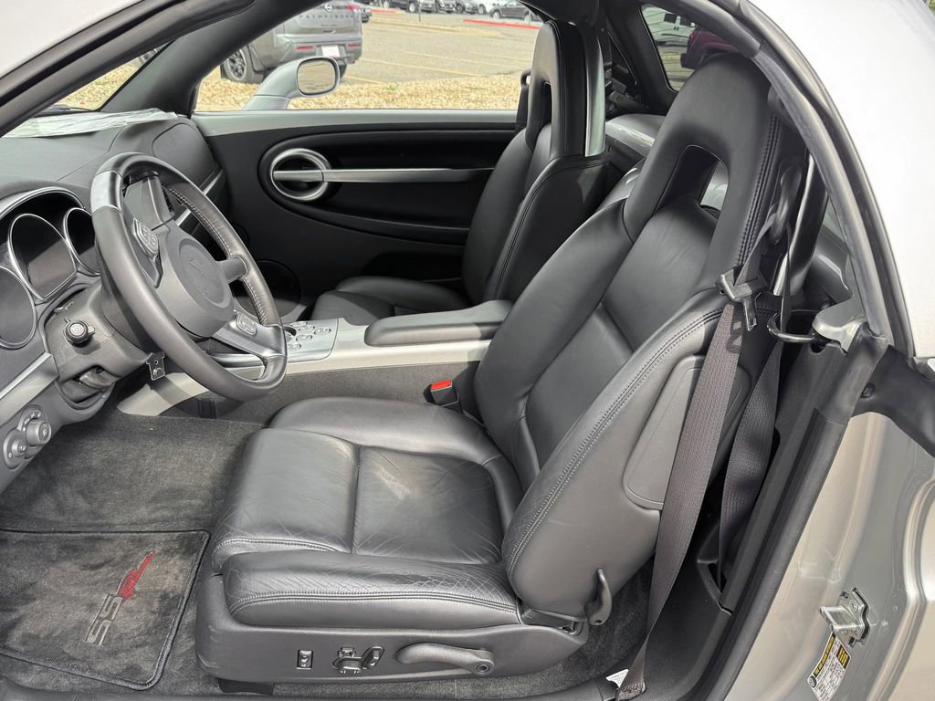 Used 2004 Chevrolet SSR w/ Preferred Equipment Group RWD image 18