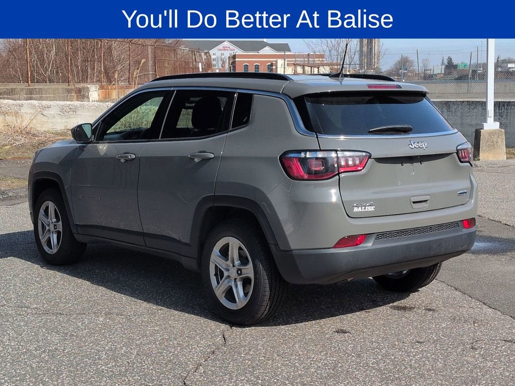Used 2024 Jeep Compass Latitude image 5