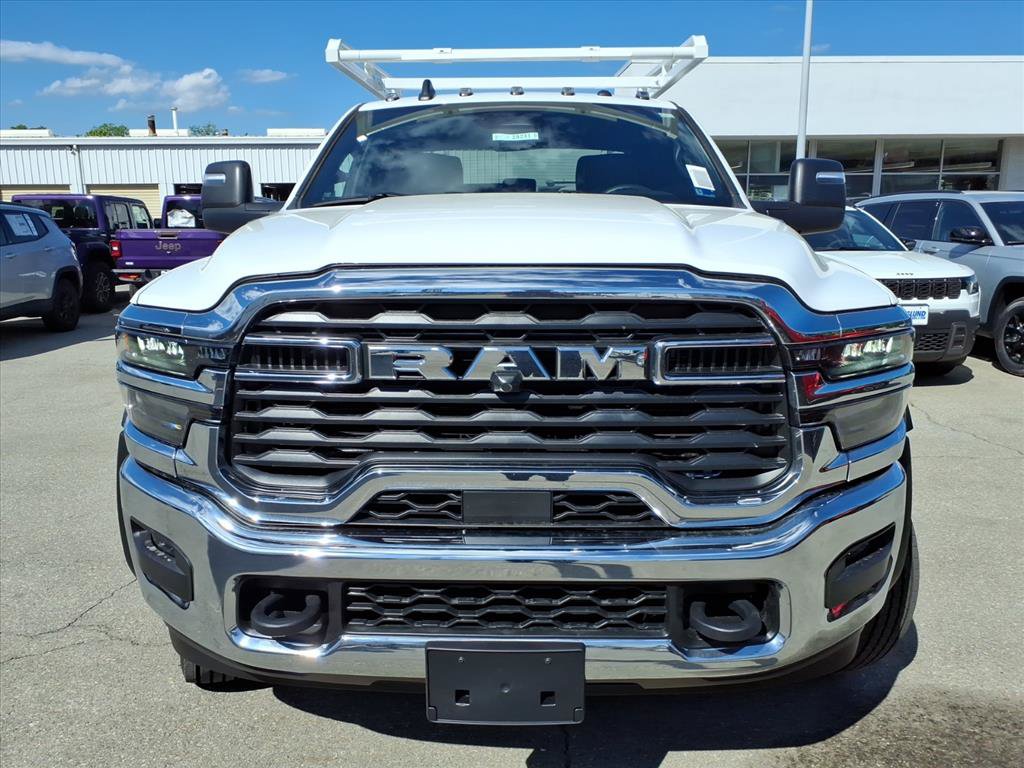 New 2026 RAM 5500 Tradesman w/ Chrome Appearance Group AWD/4WD image 9