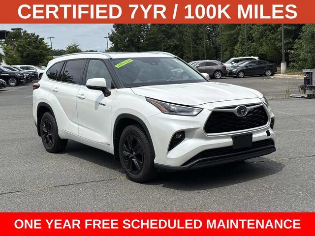 Used 2021 Toyota Highlander XLE AWD/4WD image 1