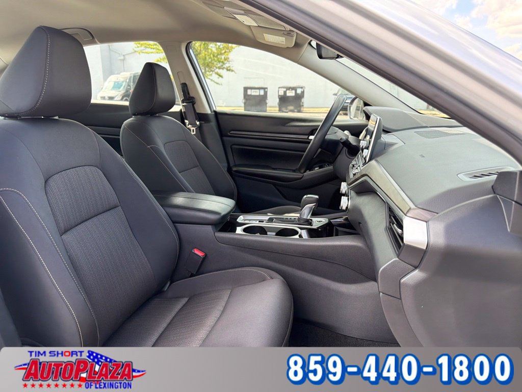 Used 2024 Nissan Altima 2.5 SV AWD/4WD image 32