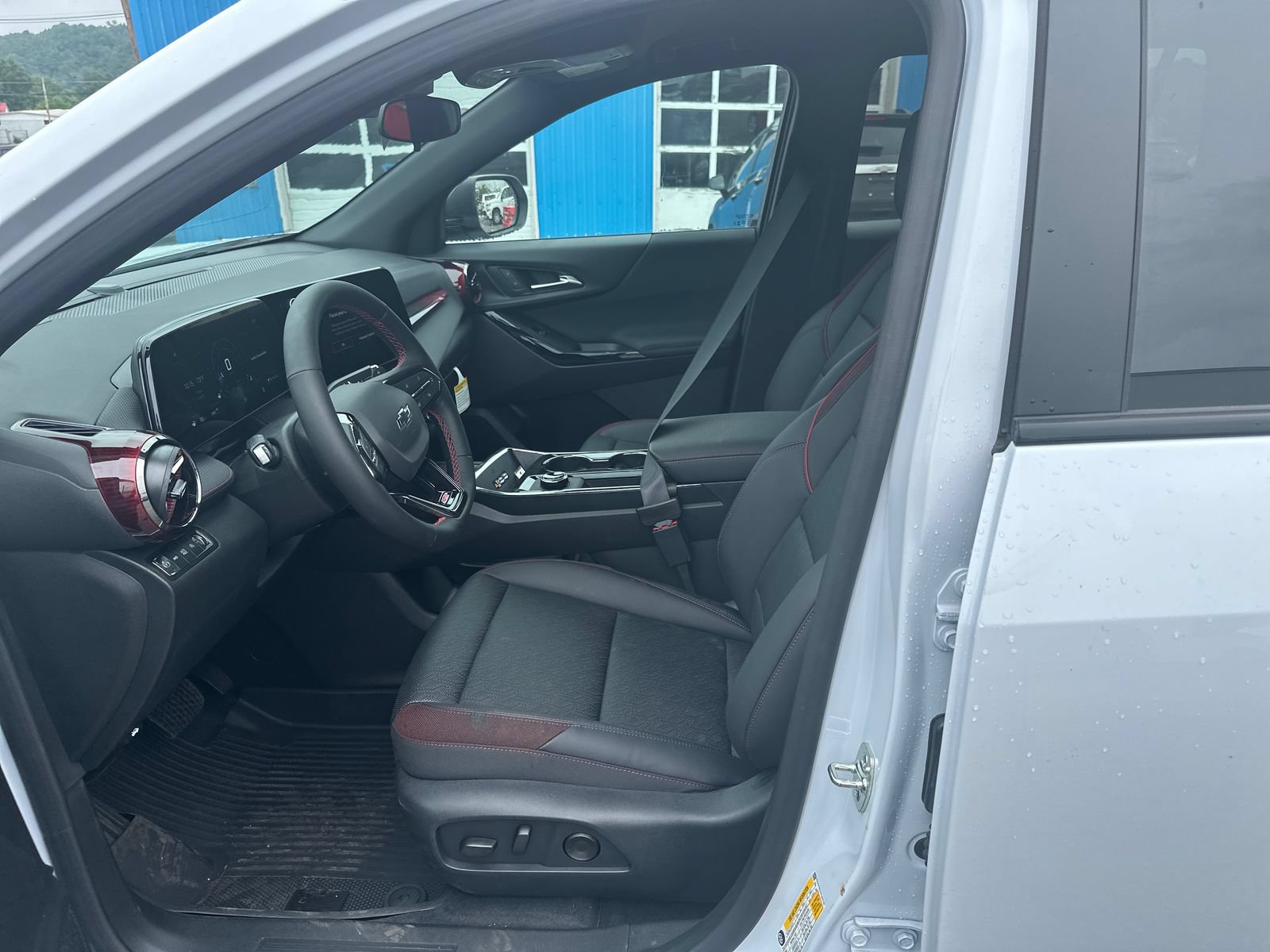New 2026 Chevrolet Equinox RS w/ LPO, Floor Liner Package AWD/4WD image 9