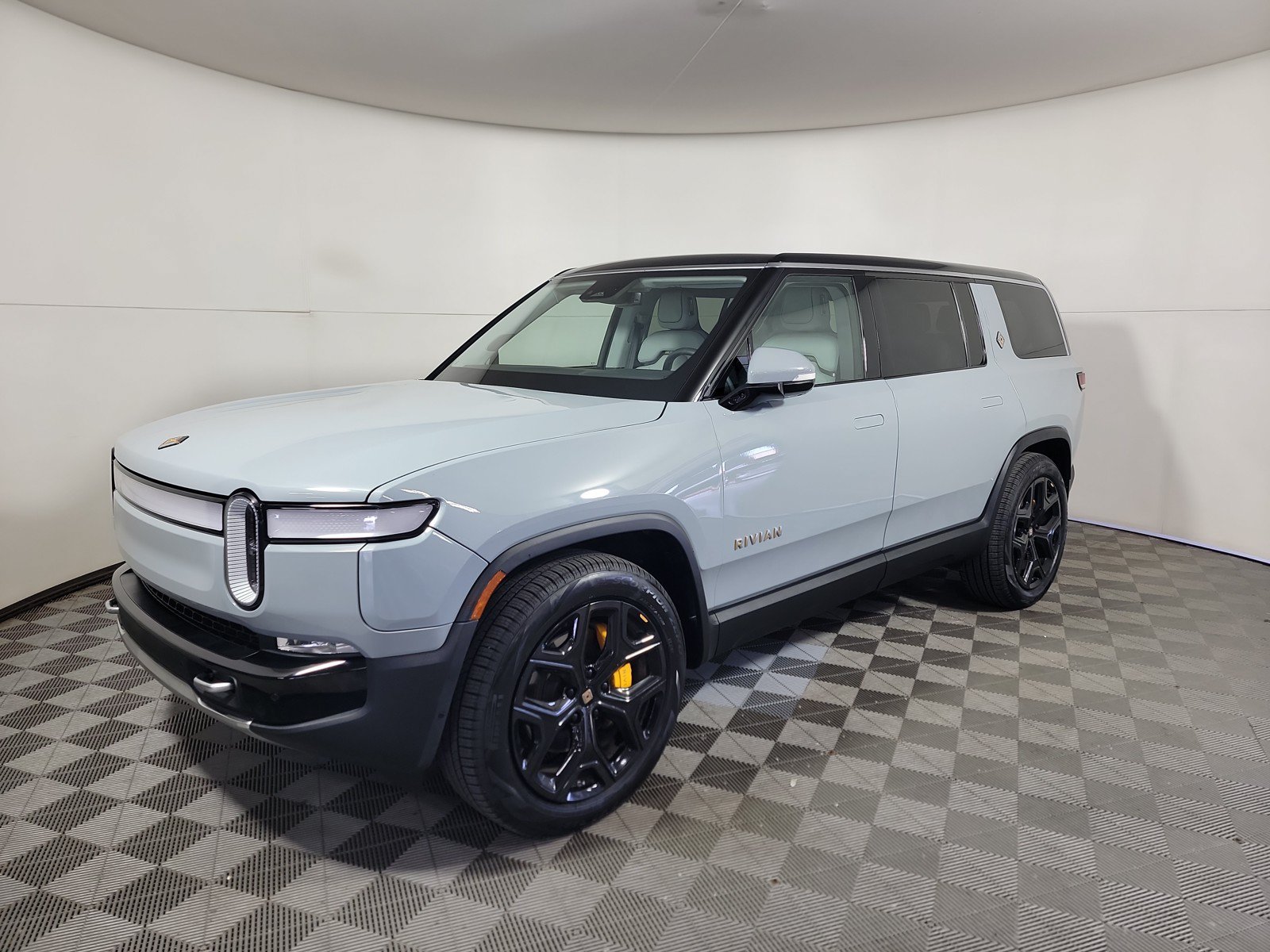 Used 2023 Rivian R1S Adventure