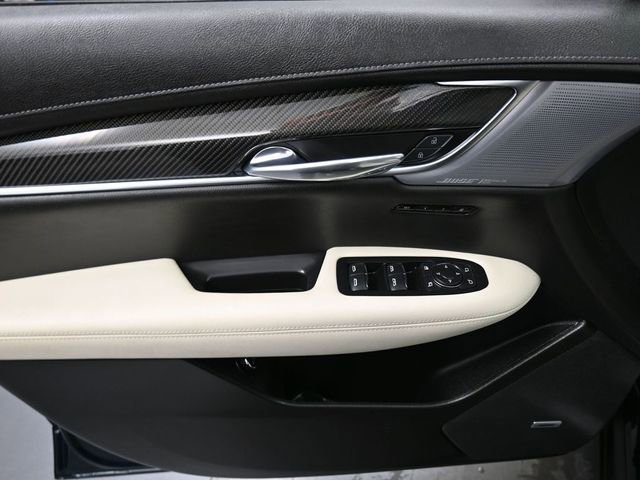 Used 2024 Cadillac XT6 Sport w/ Technology Package image 13