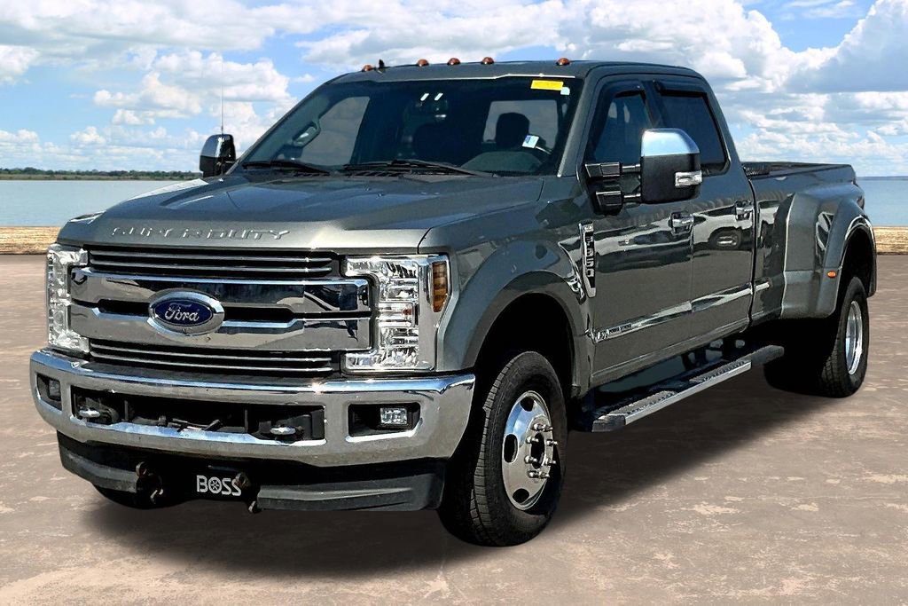 Used 2019 Ford F350 Lariat w/ Chrome Package image 2