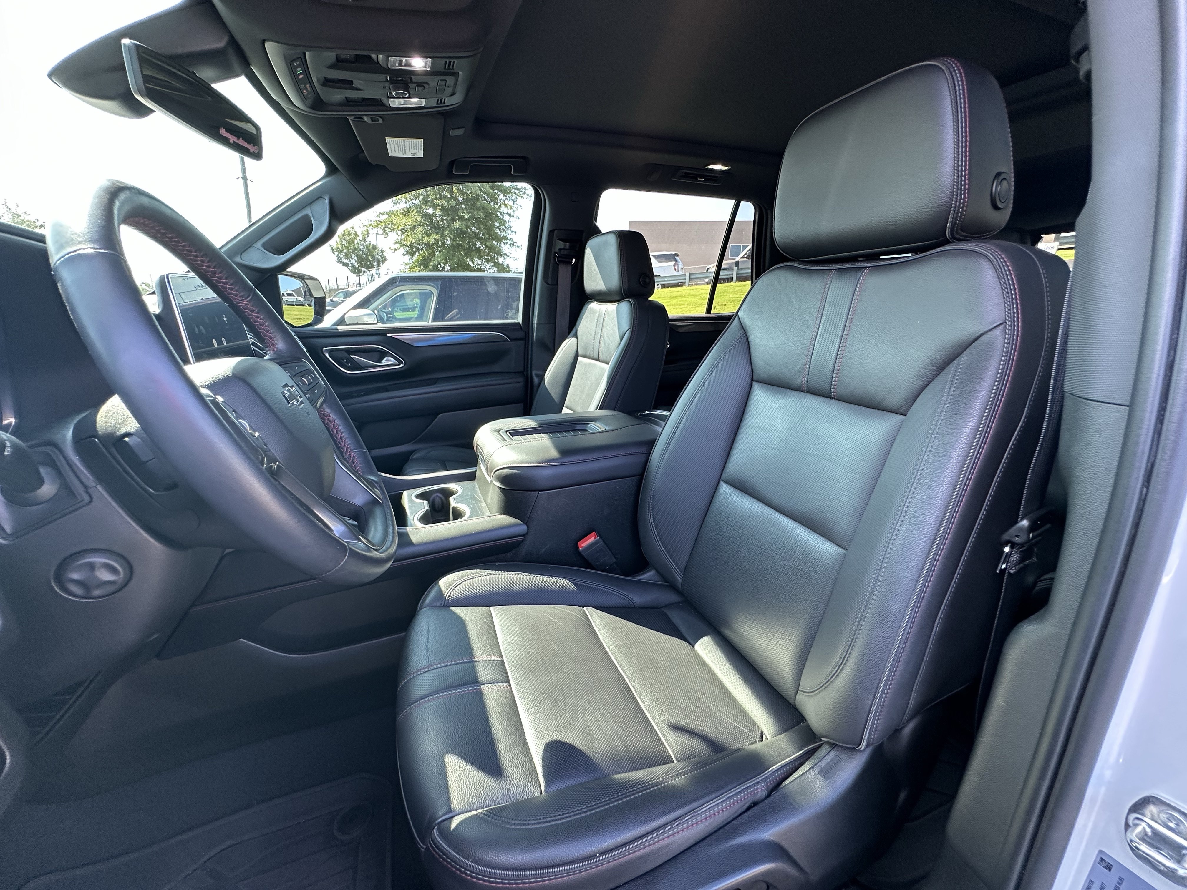 Used 2022 Chevrolet Tahoe RST w/ Luxury Package AWD/4WD image 17