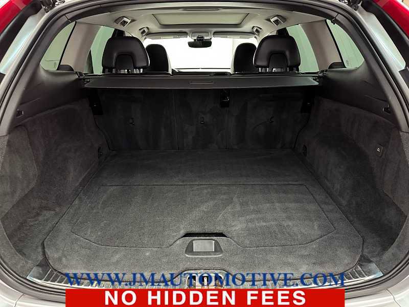 Used 2016 Volvo XC60 T6 w/ Proximity Package image 17