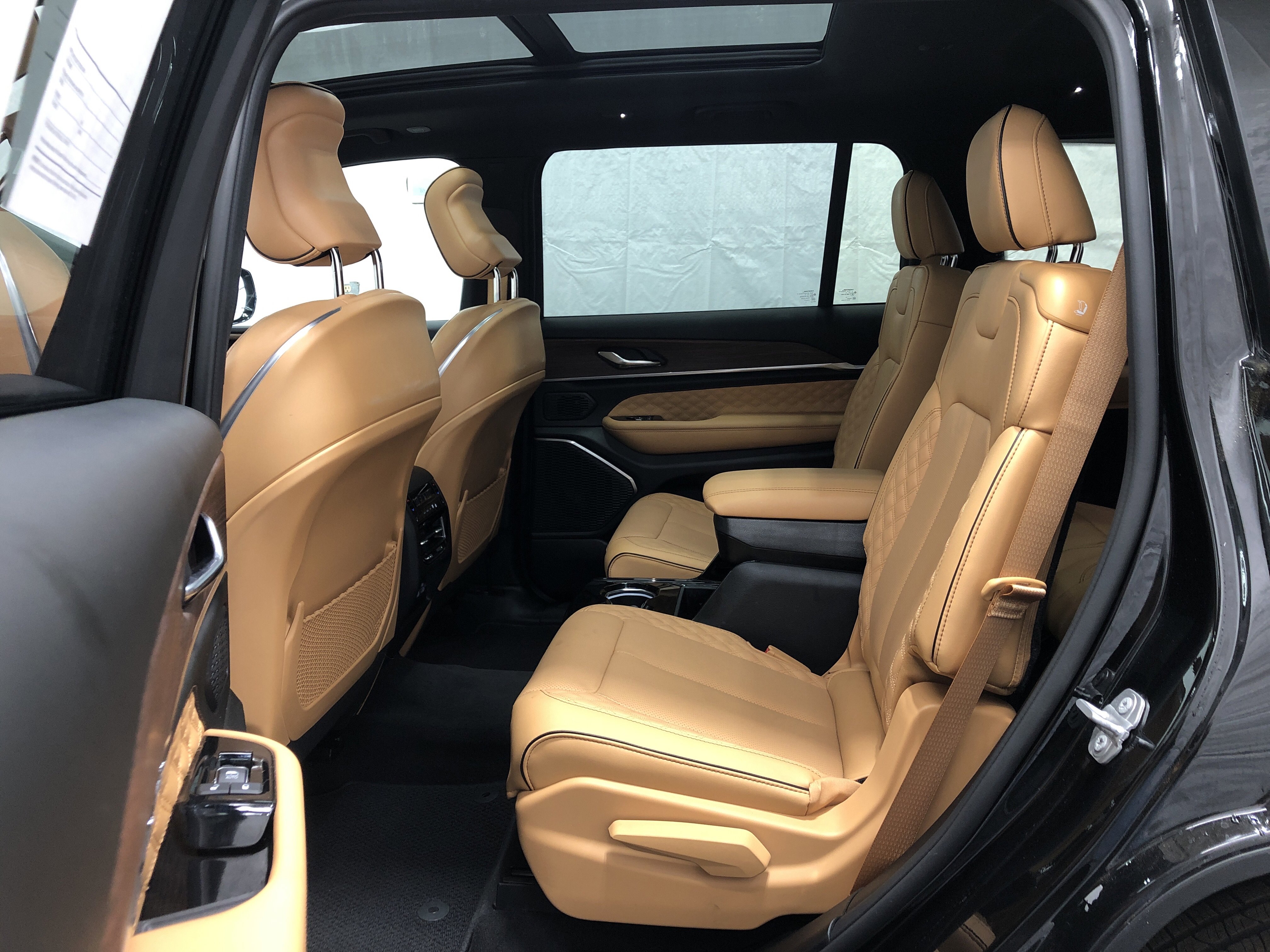 Used 2025 Jeep Grand Cherokee L Summit image 13