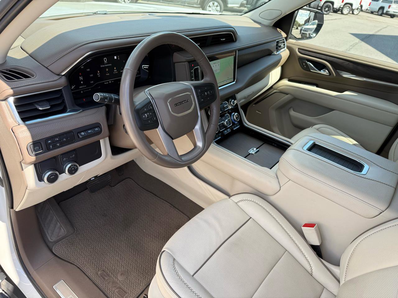 Used 2023 GMC Yukon Denali RWD image 13