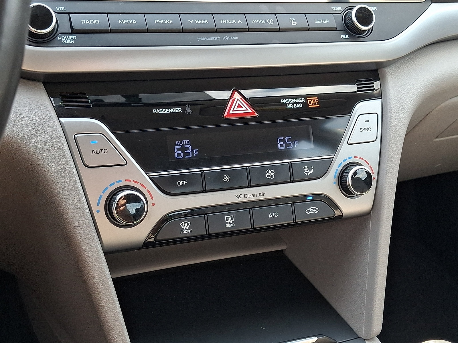 Used 2017 Hyundai Elantra Limited FWD image 16