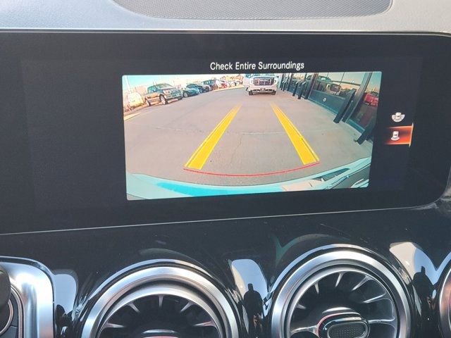 Used 2022 Mercedes-Benz GLB 250 4MATIC image 6