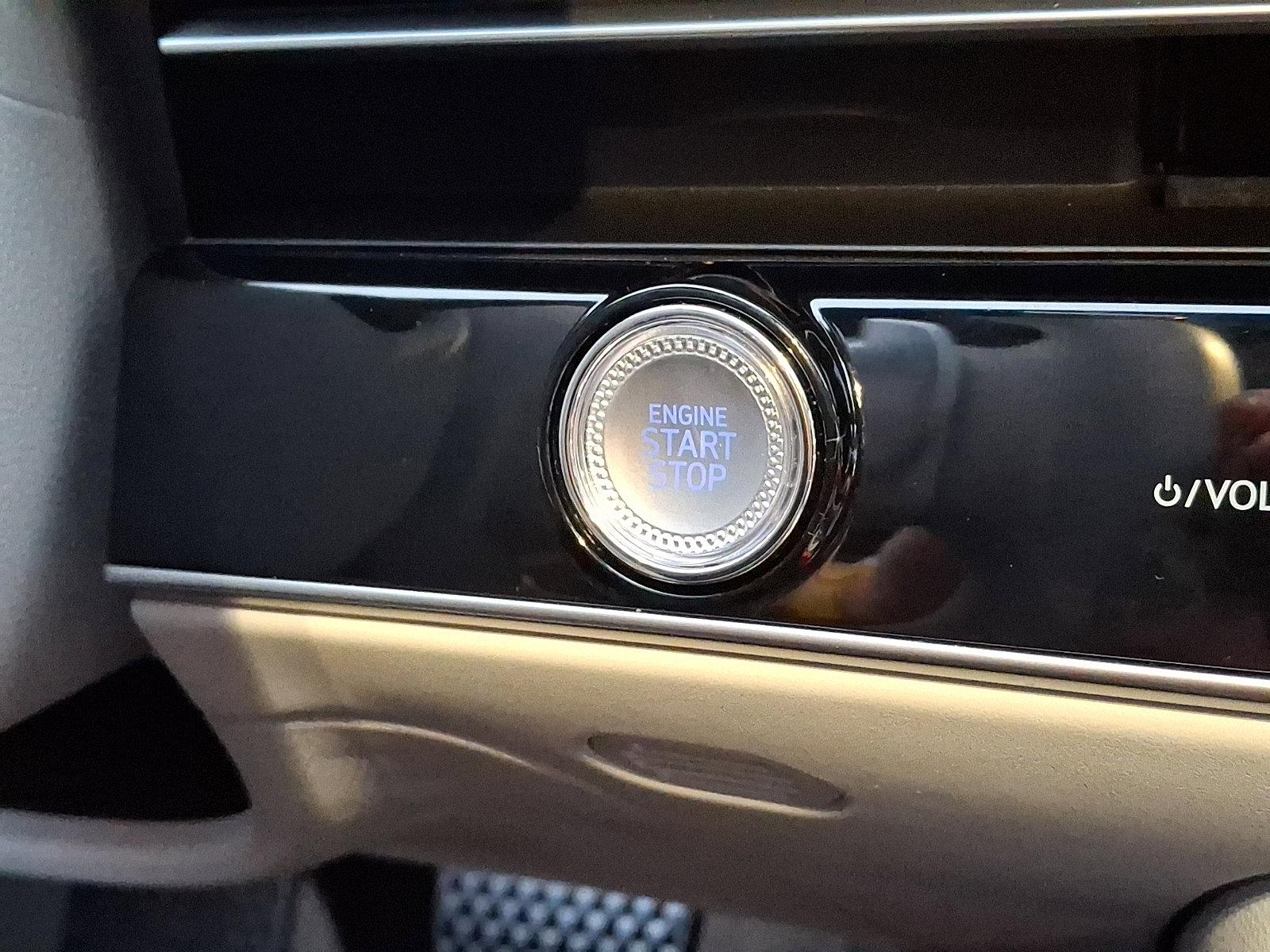 Used 2026 Genesis GV70 2.5T Advanced image 24