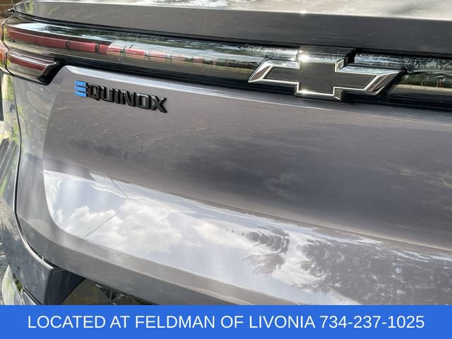 Used 2024 Chevrolet Equinox EV RS FWD image 28
